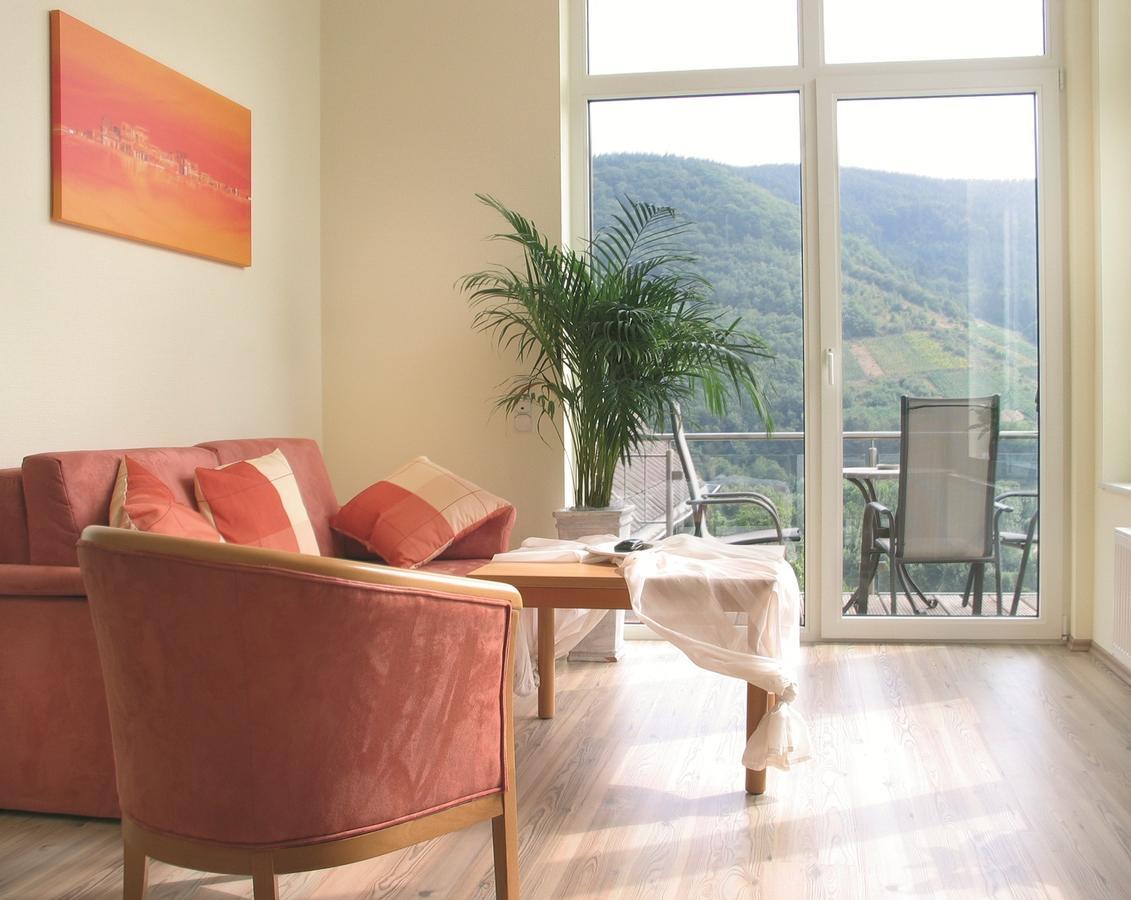 Ferienweingut Port Hotel แบร์นคาสเทล-คืสท์ ภายนอก รูปภาพ